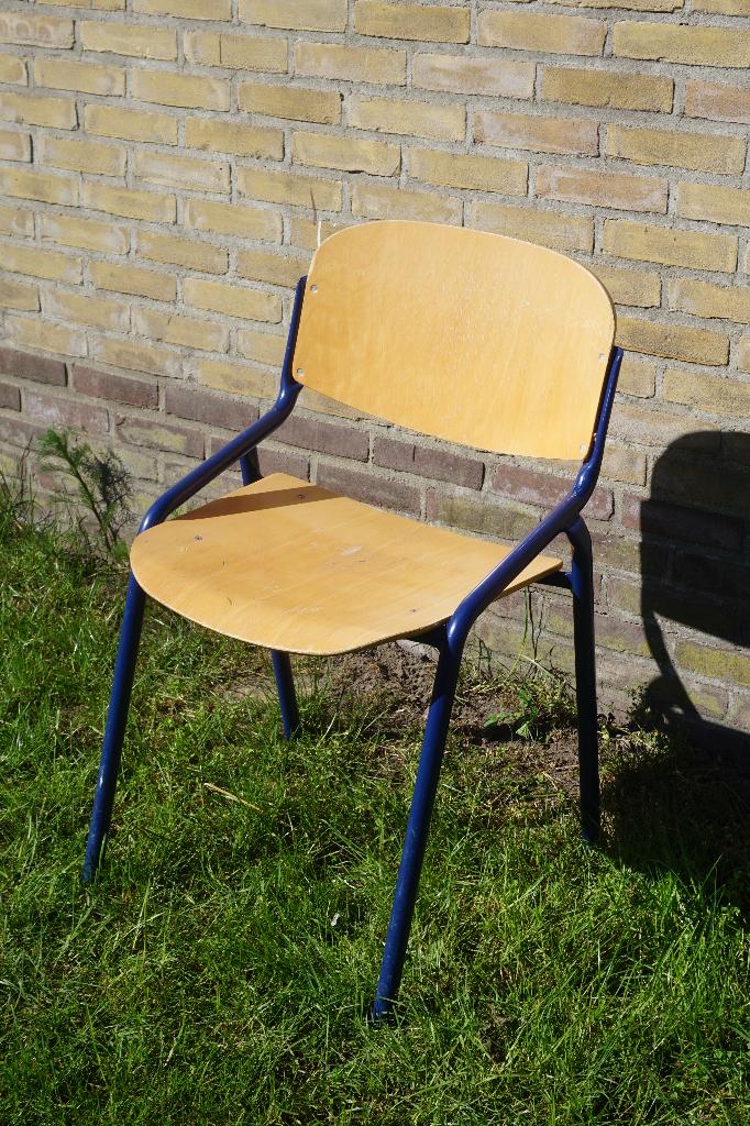 Houten stoelen kantinestoelen stapelstoelen schoolstoelen, Ophalen, Gebruikt, Bruin, Vijf, Zes of meer stoelen