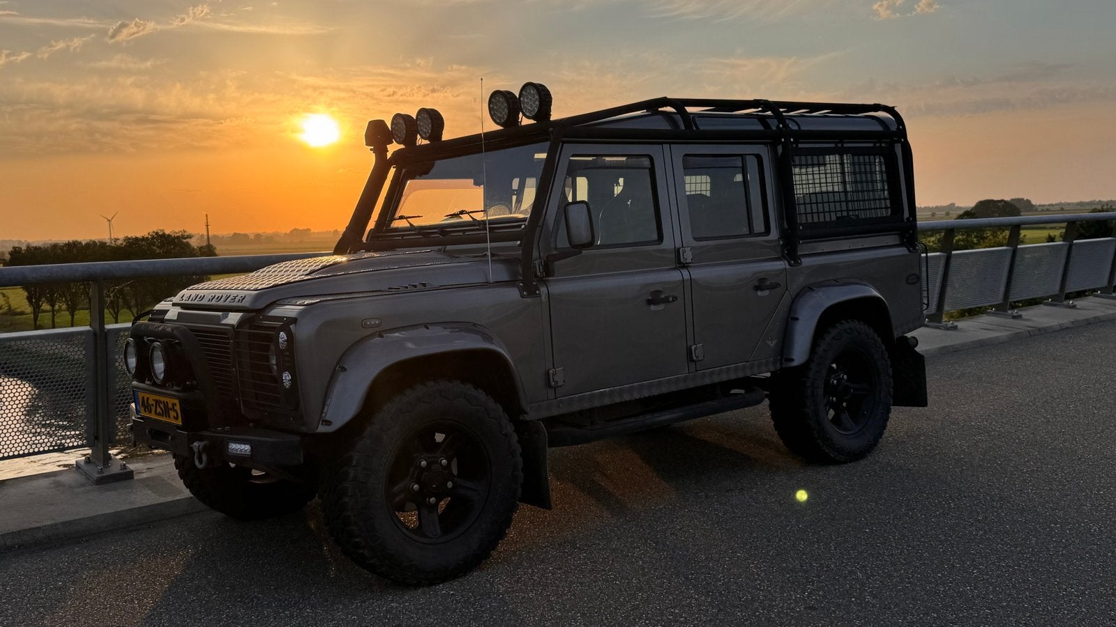 Land Rover Defender 2.4 D ST WGN 2007 Grijs, Auto's, 1940 kg, 4 cilinders, 241 €/maand, 7 stoelen