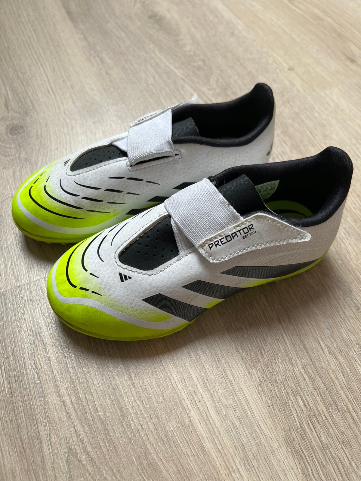 Adidas voetbalschoenen, Gebruikt, Maat XS of kleiner, Schoenen, Ophalen of Verzenden