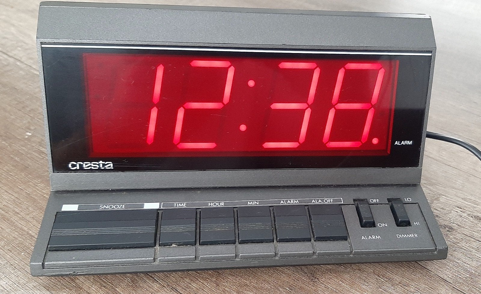 Vintage Cresta digitale wekker met rood LED display, Ophalen of Verzenden, Gebruikt, Digitaal