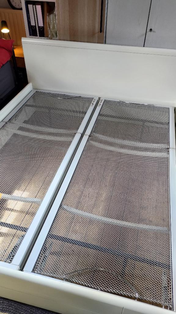 Tweepersoonsbed met spiraalbodems - 160x200cm, Ophalen, Gebruikt, Wit, Tweepersoons