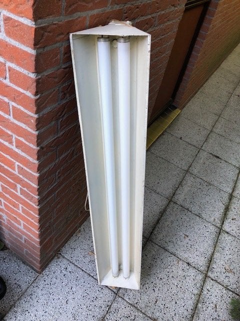 Te koop zware ijzeren TL bak, Met schakelaar, Ophalen, Gebruikt