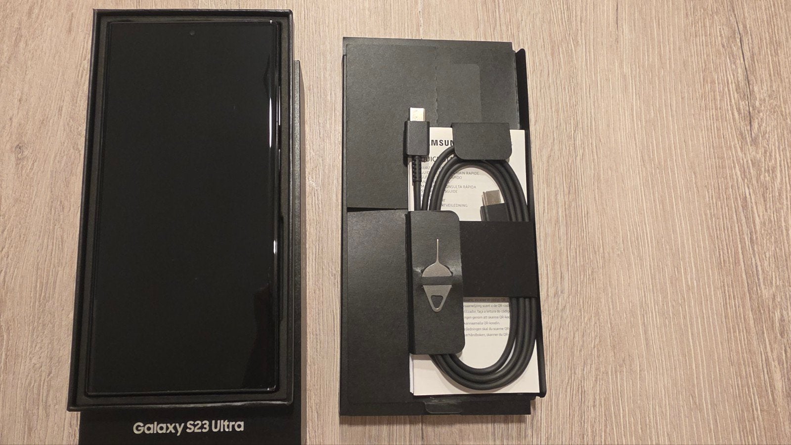 Foto 2 van Samsung Galaxy S23 Ultra 256GB Zwart - Zo goed als nieuw