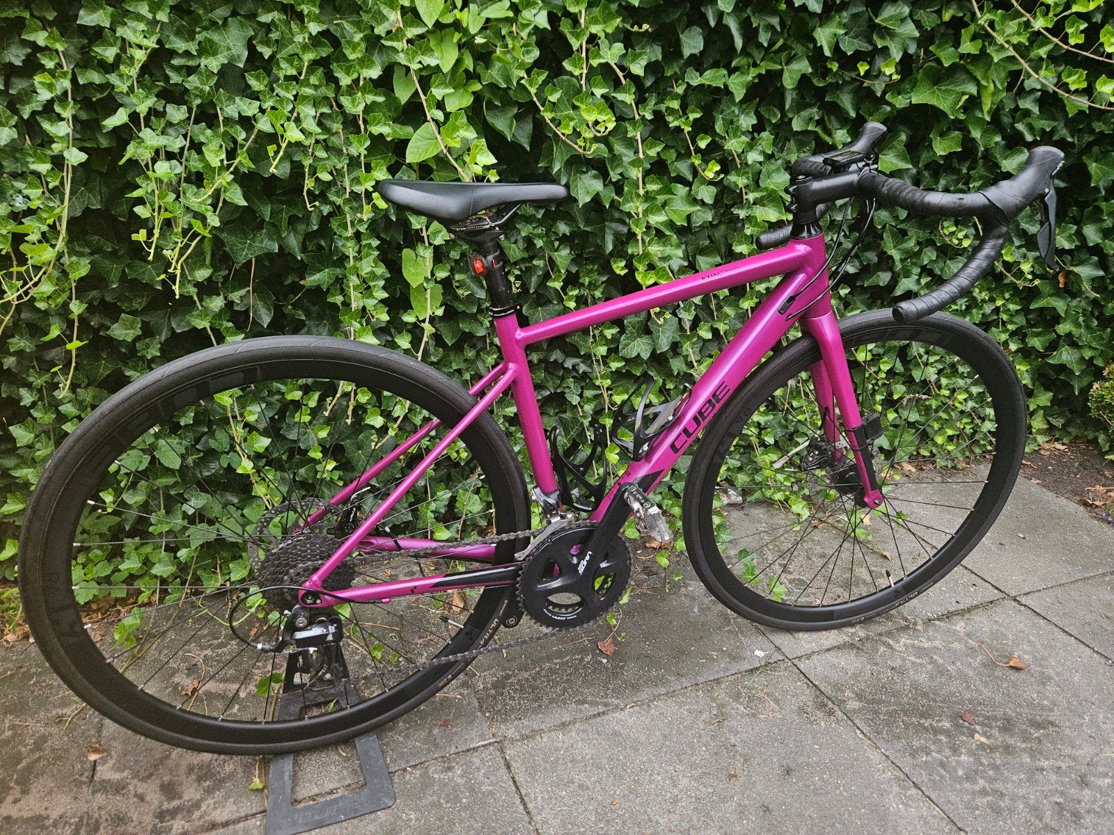 Cube Axial Pro Ws  purple/black, Fietsen en Brommers, Fietsen | Racefietsen, 28 inch, Aluminium, 49 tot 53 cm, Zo goed als nieuw