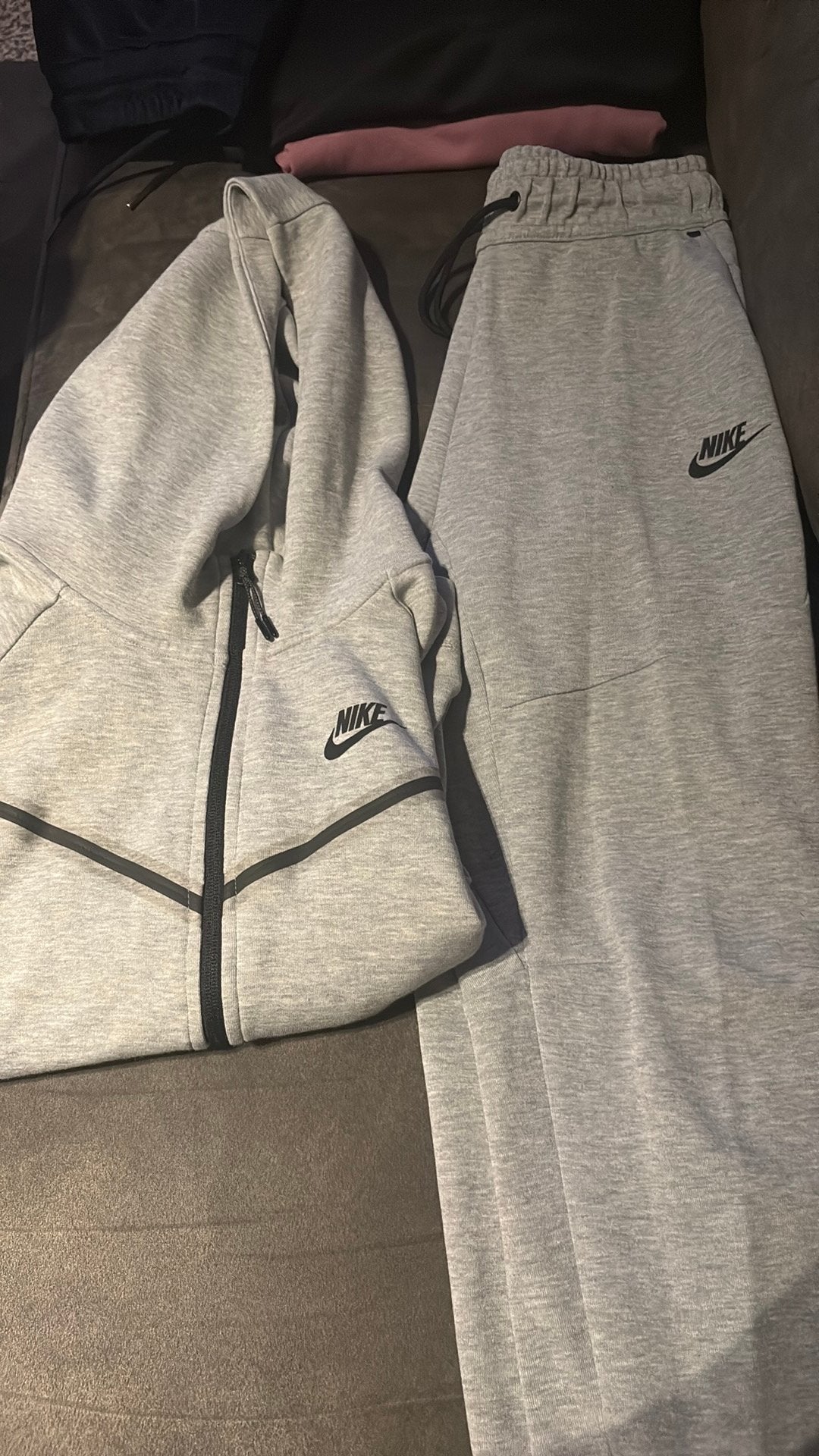 Nike tech trainingspak, Overige typen, Ophalen of Verzenden, Maat 36 (S), Grijs