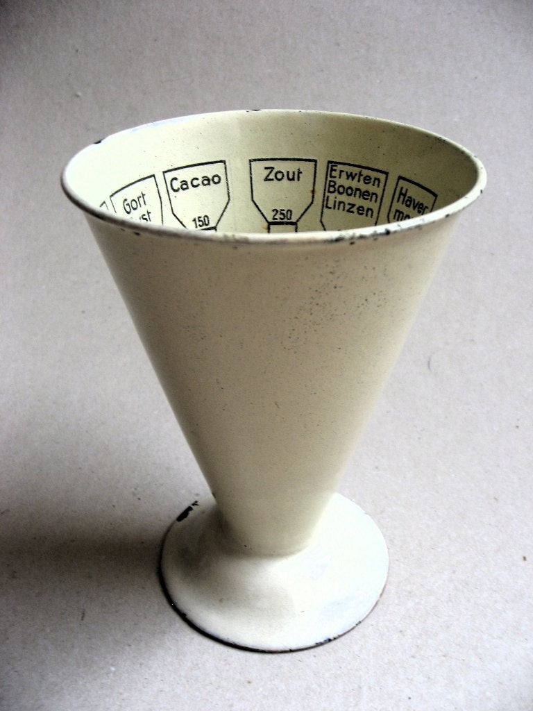 Vooroorlogse Edy maatbeker, cremekleurig emaille, Ophalen of Verzenden