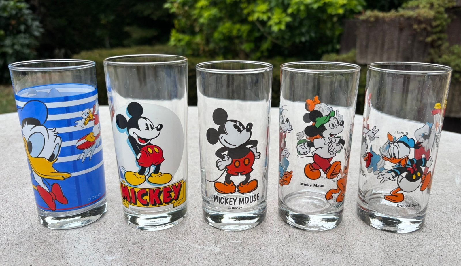 Vijf glazen Walt Disney Donald Duck Mickey Mouse Goofy Pluto, Verzamelen, Disney, Ophalen of Verzenden, Mickey Mouse, Zo goed als nieuw