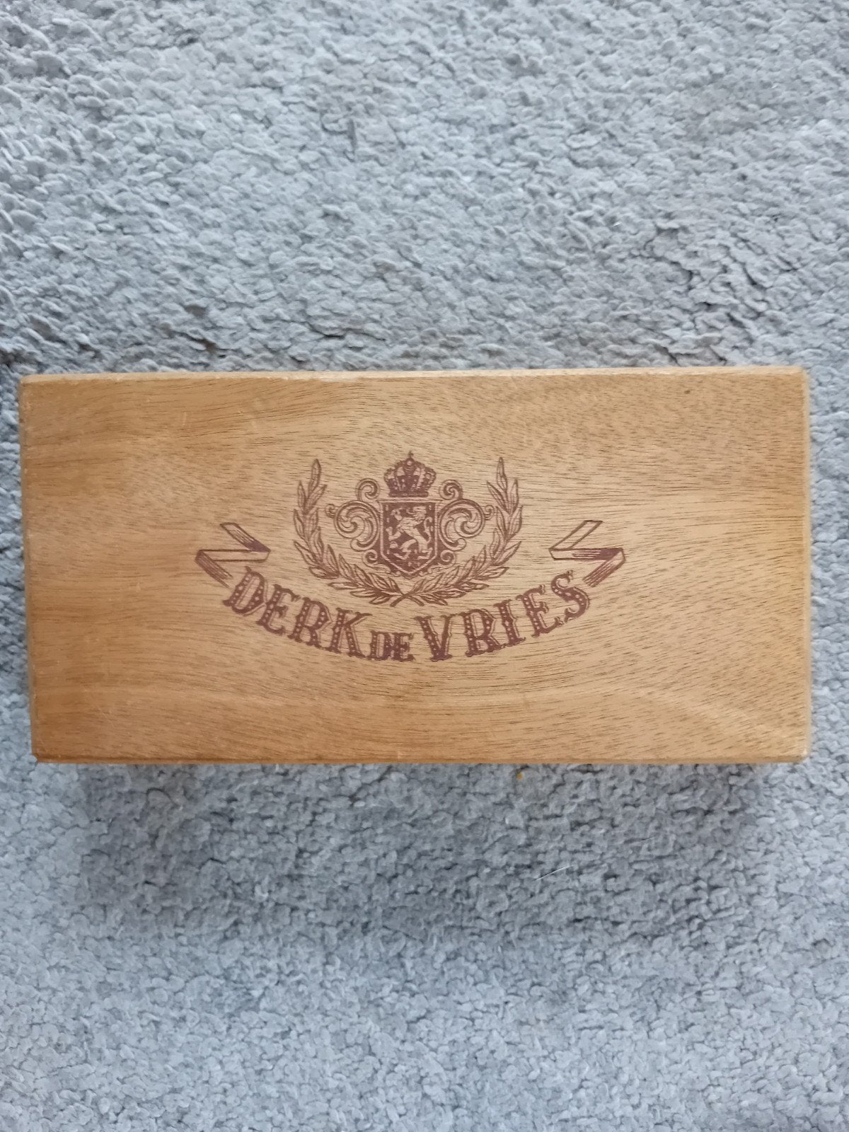 Sigarendoos Derk de Vries, Verzamelen, Rookartikelen, Aanstekers en Luciferdoosjes, Ophalen of Verzenden, Gebruikt, Sigarenbandjes