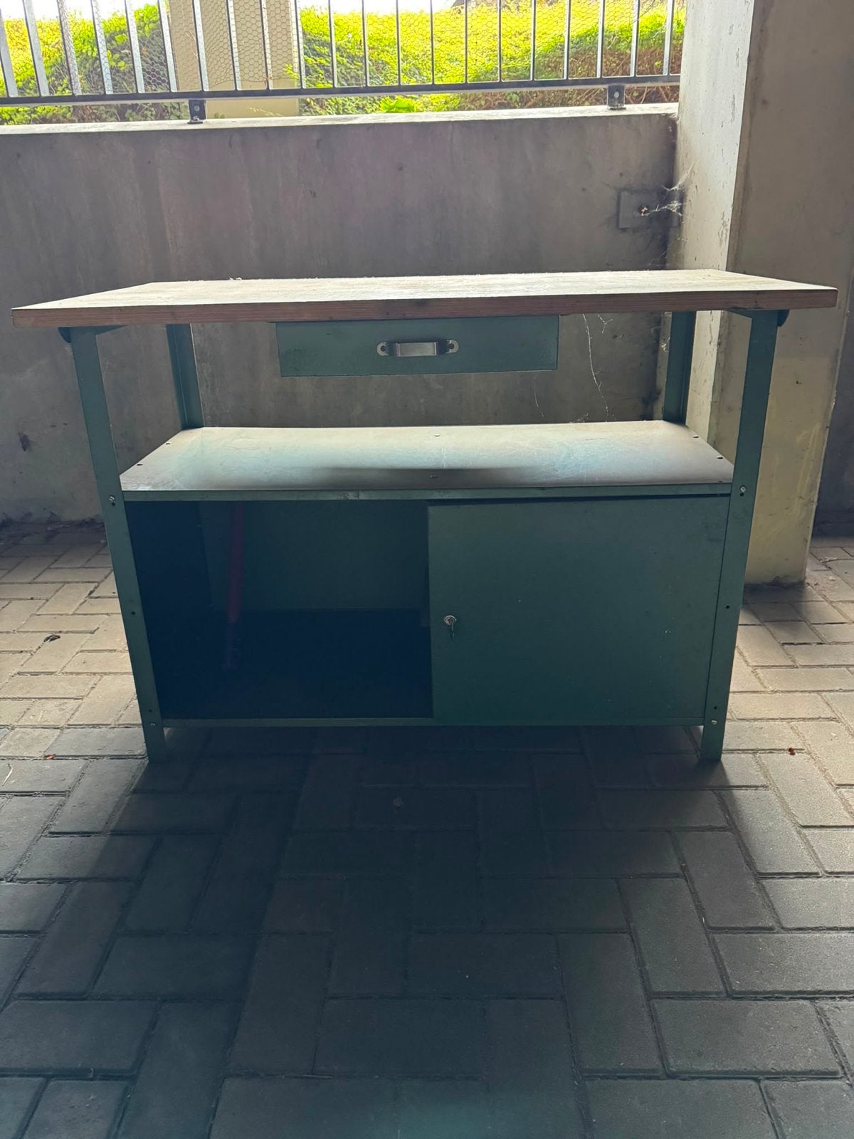 Stevige Werkbank met Lade en Kast - Ideaal voor Werkplaats, Ophalen, Gebruikt, 120 tot 170 cm
