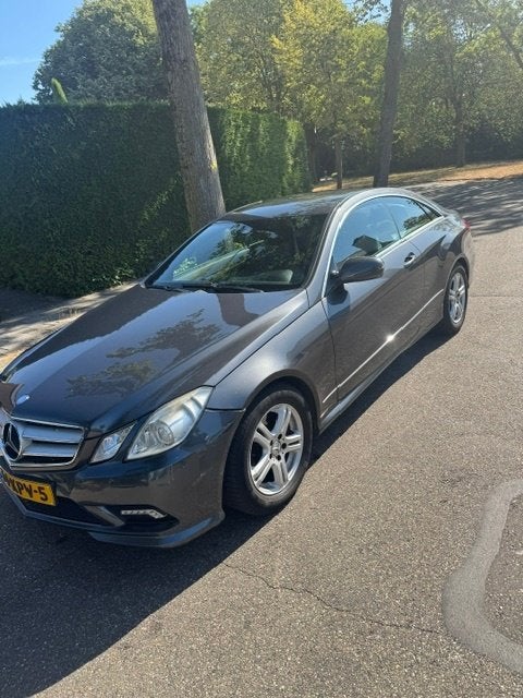 Mercedes E250 CGI Coupé Automaat 204 PK | 14 jaar in bezit, Auto's, Achterwielaandrijving, 1800 kg, Zwart, 4 cilinders