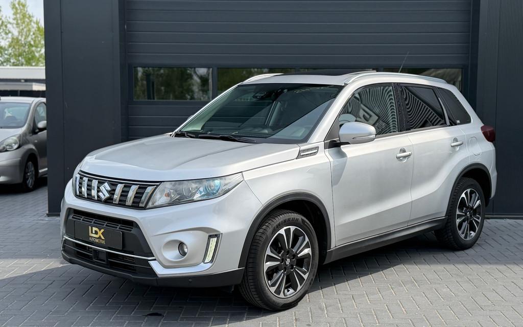 Suzuki VITARA 1.0 Boosterjet Stijl Pano|Camera|Dodehoek, Voorwielaandrijving, Gebruikt, Euro 6, 400 kg