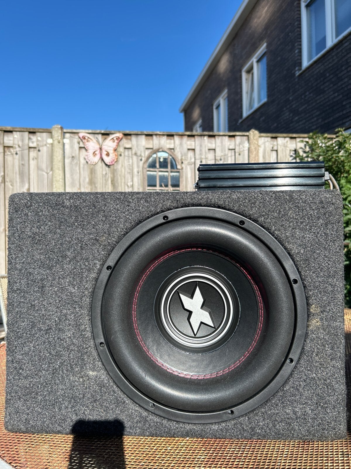 Excursion Subwoofer en versterker, Auto diversen, Autospeakers, Ophalen of Verzenden, Zo goed als nieuw