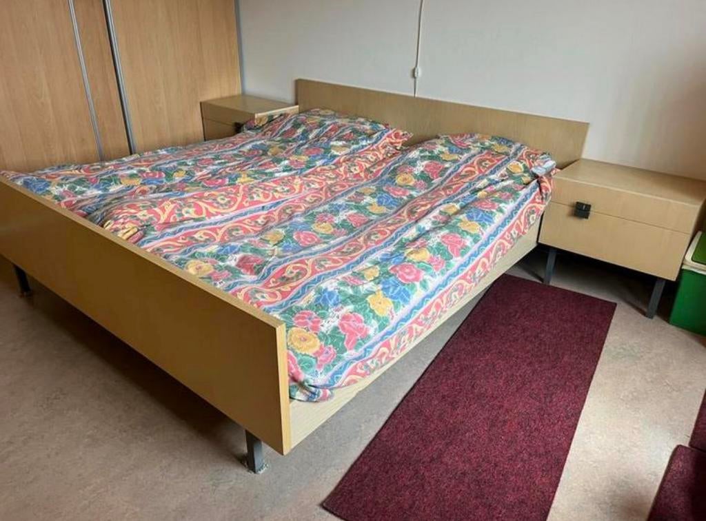 Vinted bed jaren 70 tig, Huis en Inrichting, Slaapkamer | Complete slaapkamers, Ophalen, Gebruikt, Tweepersoons, Jaren 70 - vinted