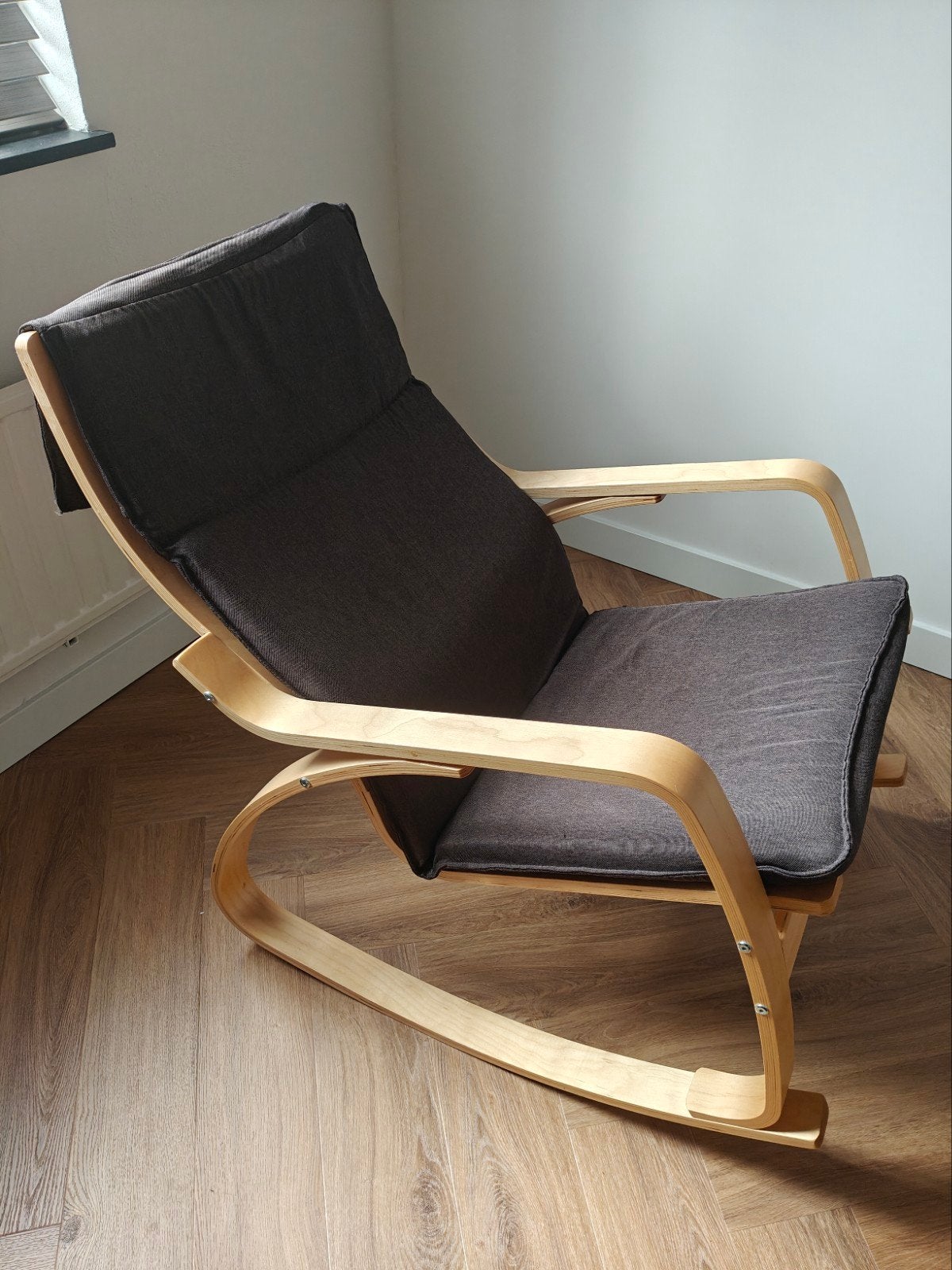 AHD Schommelstoel met kussen - 67x92x87 cm, Ophalen, Zo goed als nieuw, Stof, Eén