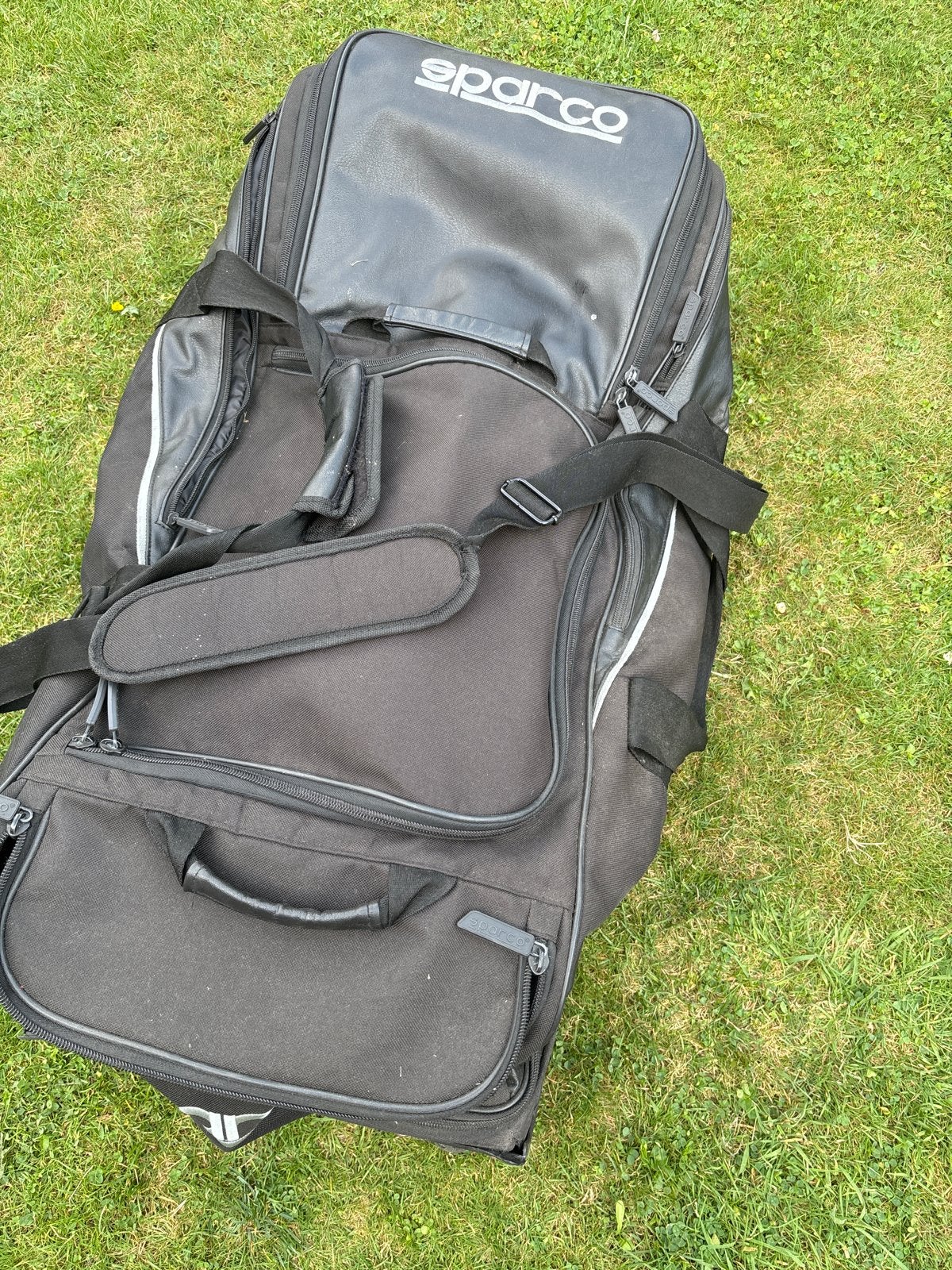 Sparco reistas met wieltjes en uitschuifbare handgreep, Ophalen, 30 cm of meer, Gebruikt, Zwart