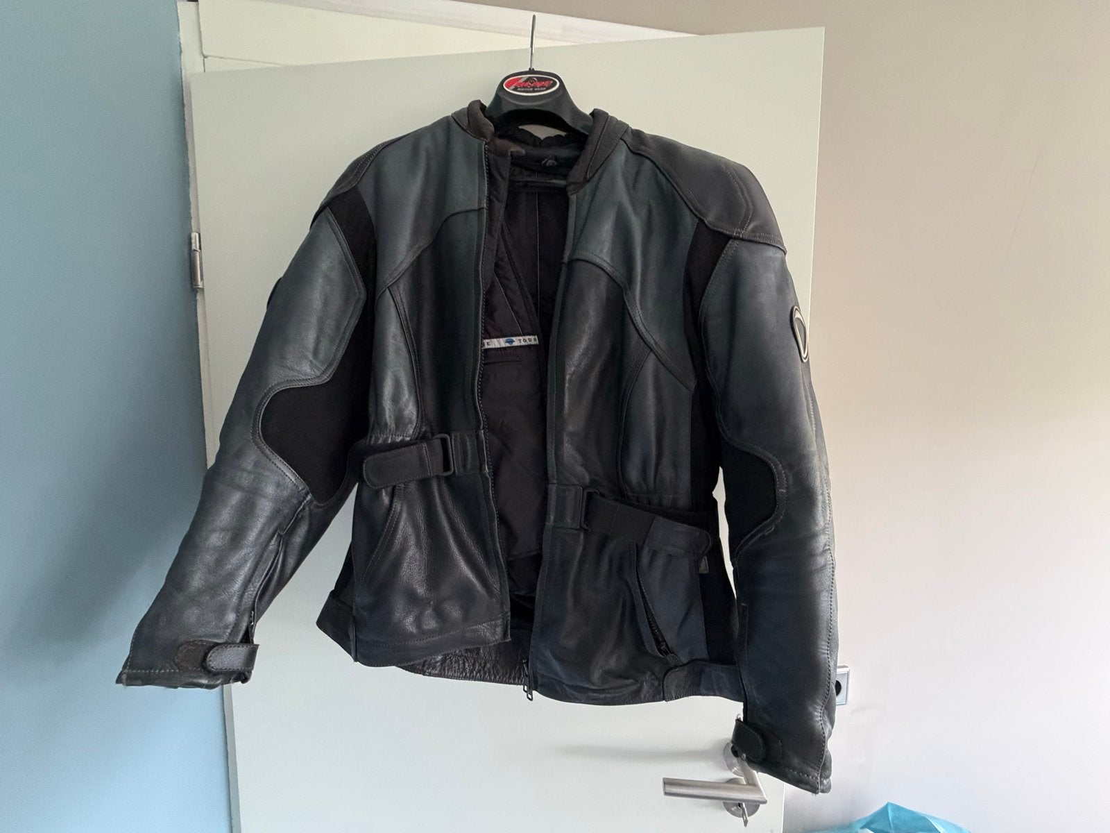 Mooie leren dames motorjas maat 42, Motoren, Kleding | Motorkleding, Ophalen, Tweedehands, Jas | leer