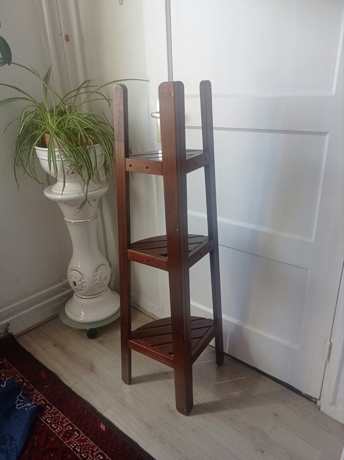 elegante hoekrek in mahonielook is een praktische oploss, Ophalen of Verzenden