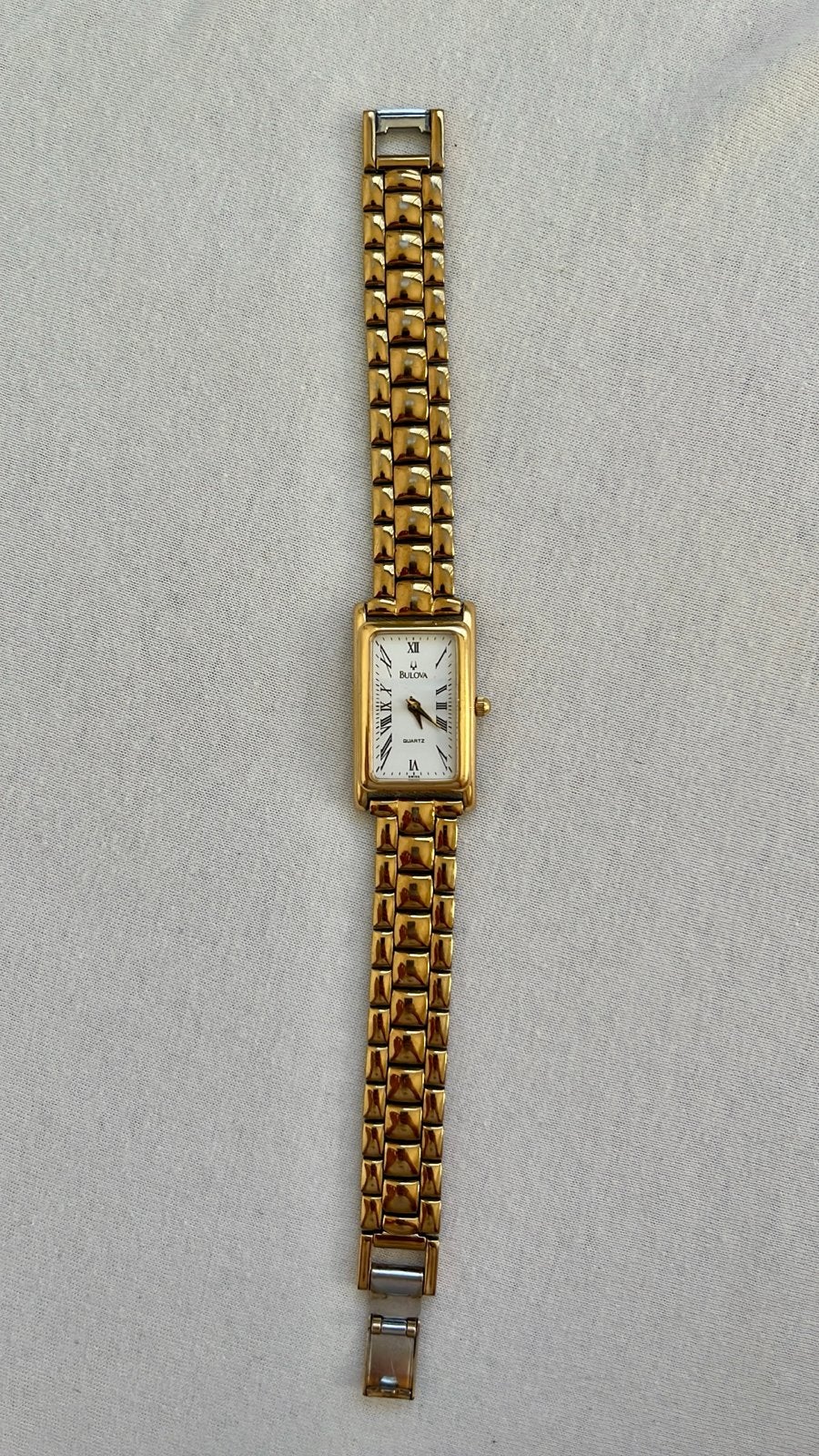 Vergulde Bulova Dameshorloge - Klassiek en Elegant, Sieraden, Tassen en Uiterlijk, Overige merken, Gebruikt, Polshorloge, Ophalen of Verzenden