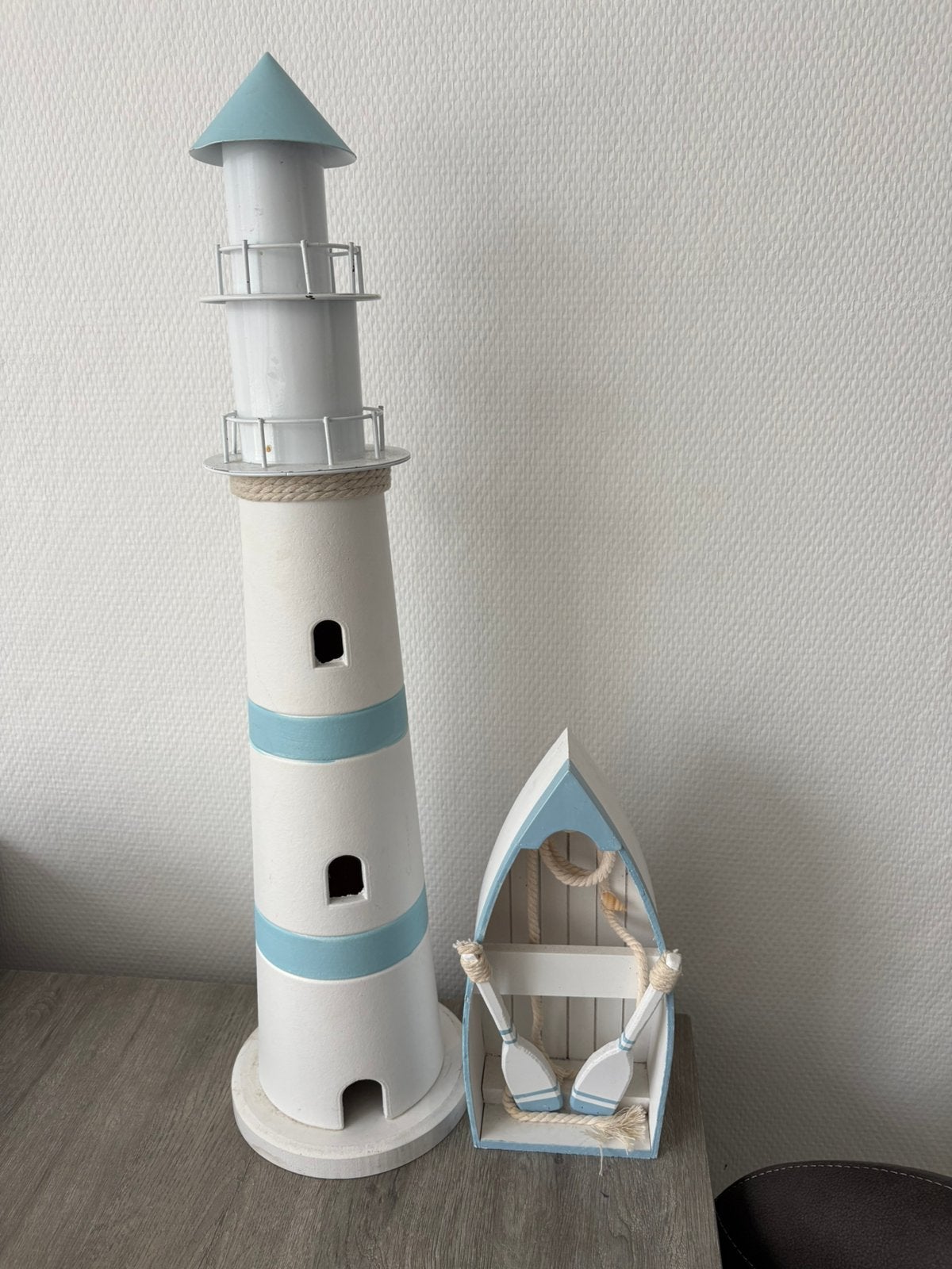 Vuurtoren met decoratief bootje – maritieme woondecoratie, Ophalen, Minder dan 50 cm, Zo goed als nieuw, Minder dan 100 cm