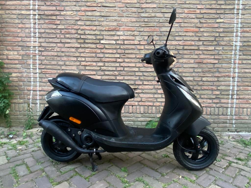 Piaggio zip 4 takt 80cc snorscooter, Ophalen of Verzenden, Zo goed als nieuw, Benzine, Piaggio