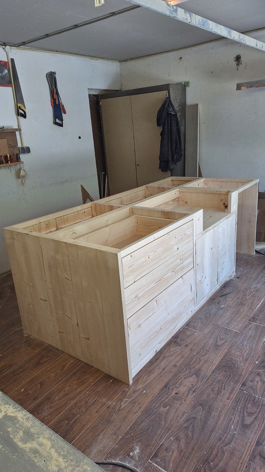 Keukeneiland van terug gedroogd en geschaafd steigerhout, Huis en Inrichting, Ophalen, Nieuw, 25 tot 50 cm
