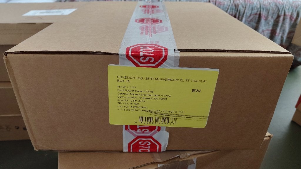 Pokémon 25th Celebrations ETB — 10x factory sealed, Ophalen of Verzenden, Nieuw, Overige typen