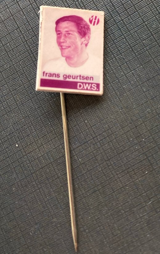 Pin DWS Amsterdam Frans Geurtsen jaren '60 voetbalclub, Ophalen of Verzenden, Gebruikt, Sport, Speldje of Pin