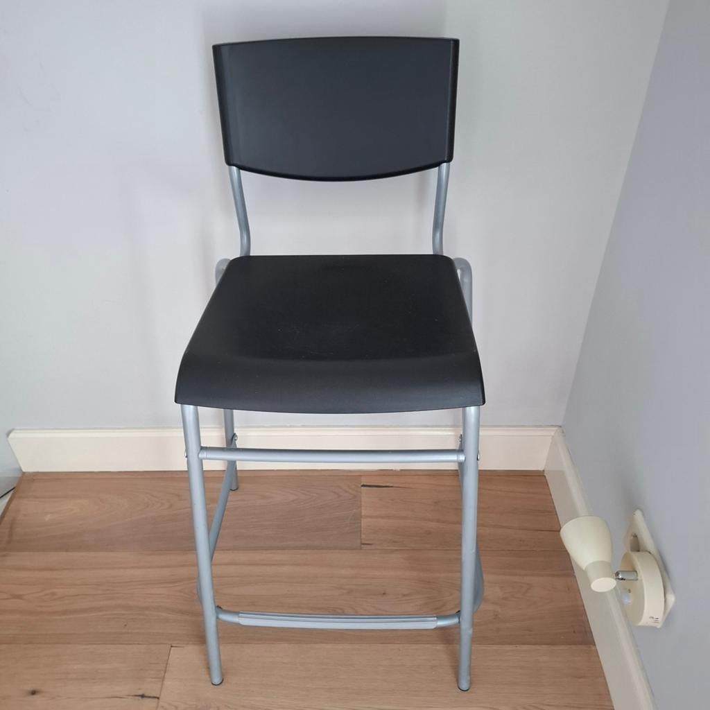 Ikea hoge kruk, zithoogte 63 cm, zitvlak 34 cm breed, Huis en Inrichting, Barkrukken, Gebruikt, 60 tot 90 cm, Ophalen of Verzenden