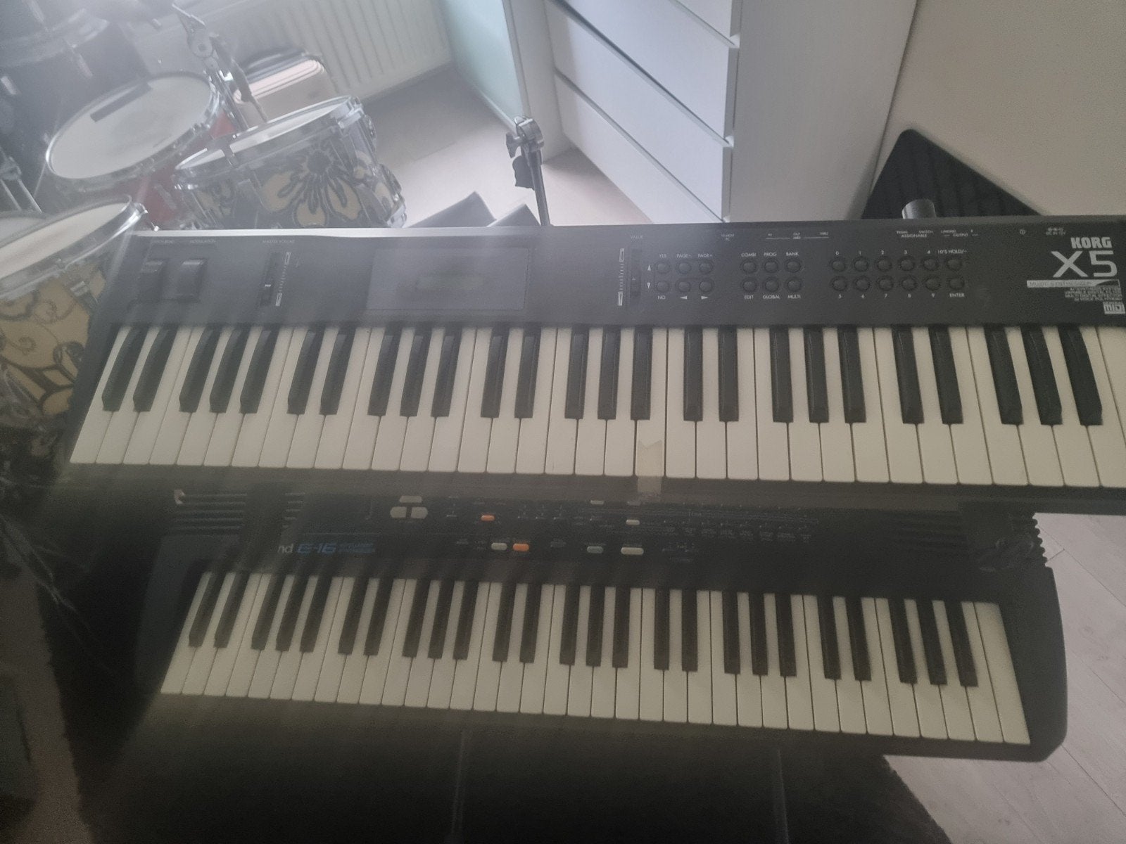 Roland E-16 keyboard // + Synthesizer korg X5, Ophalen, Roland, Midi-aansluiting, 61 toetsen
