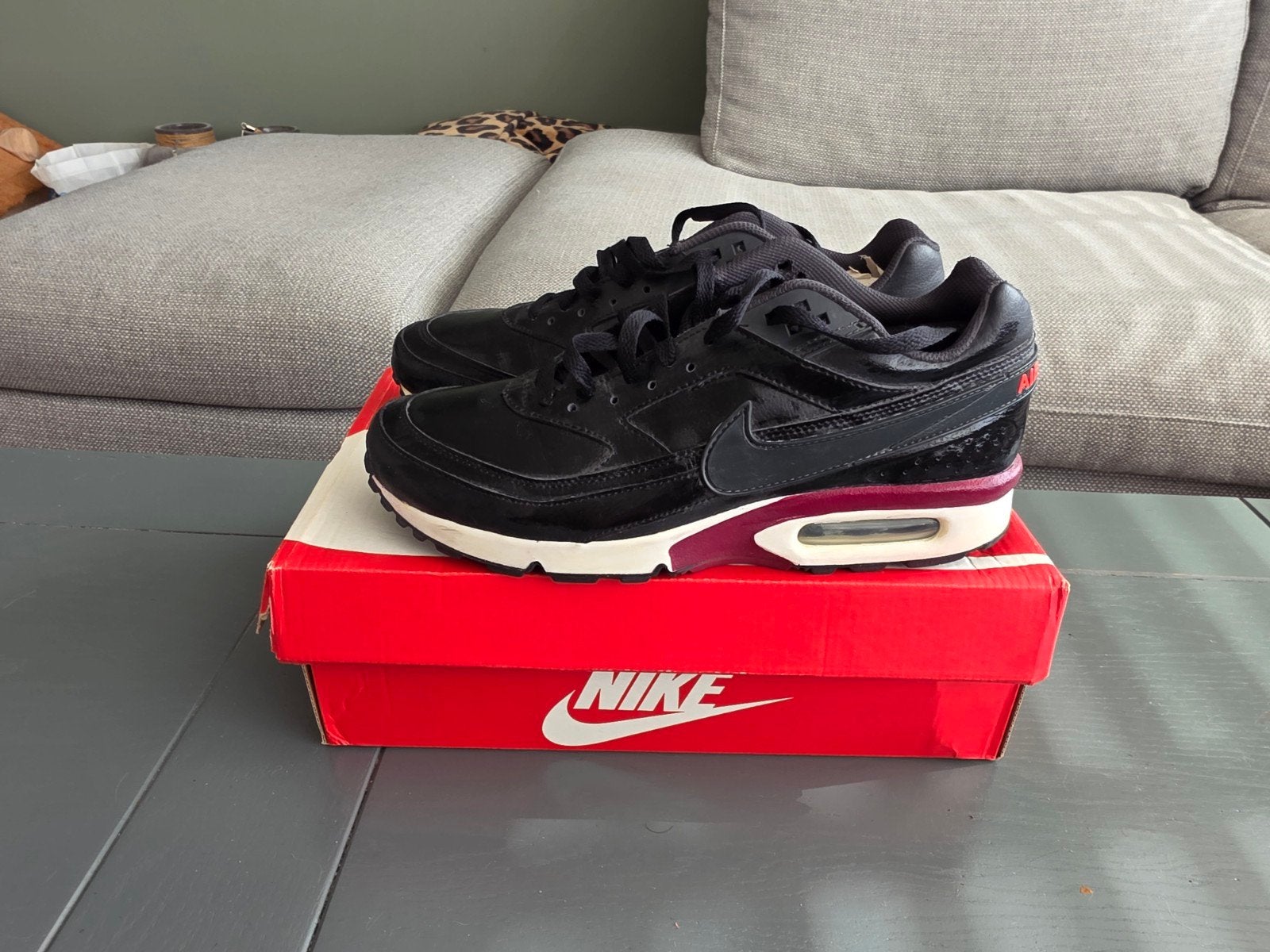 Nike air max classic bw zwart rood leder maat 42.5, Ophalen of Verzenden, Zo goed als nieuw, Zwart