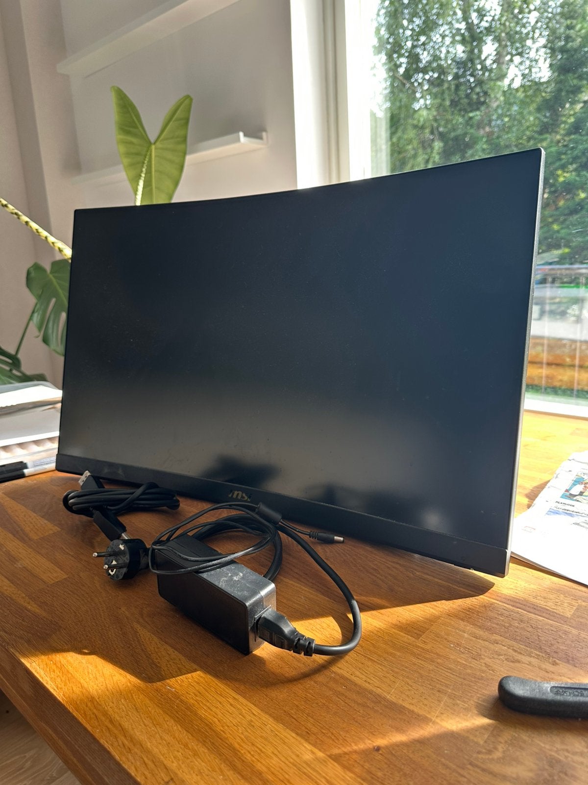 MSI 27 inch Gaming monitor! - Curved, 165Hz, 1ms, 1080p, Gaming, IPS, Curved, Full HD