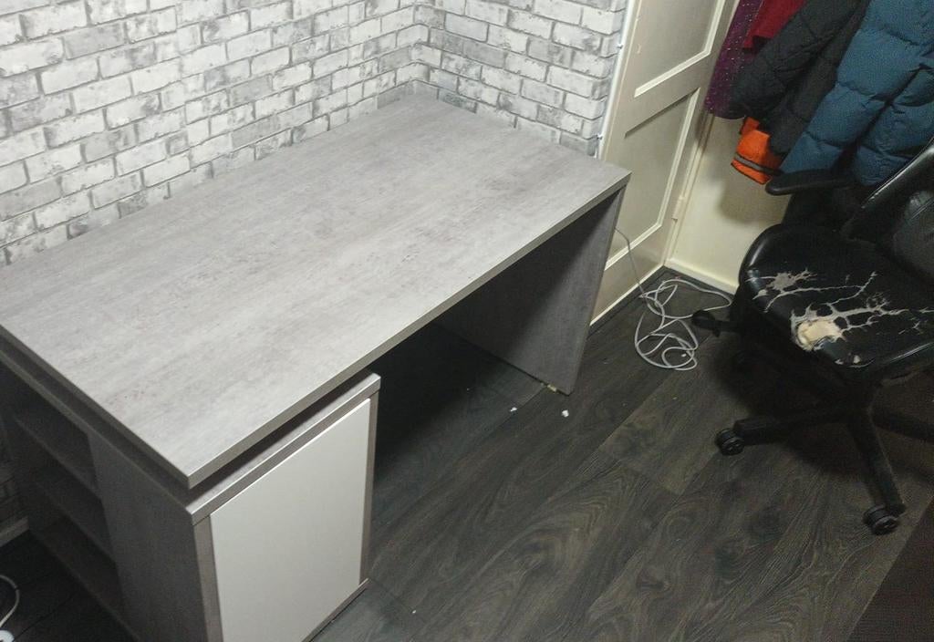 Bureau met kast en planken aan zijkant, Huis en Inrichting, Ophalen, Gebruikt