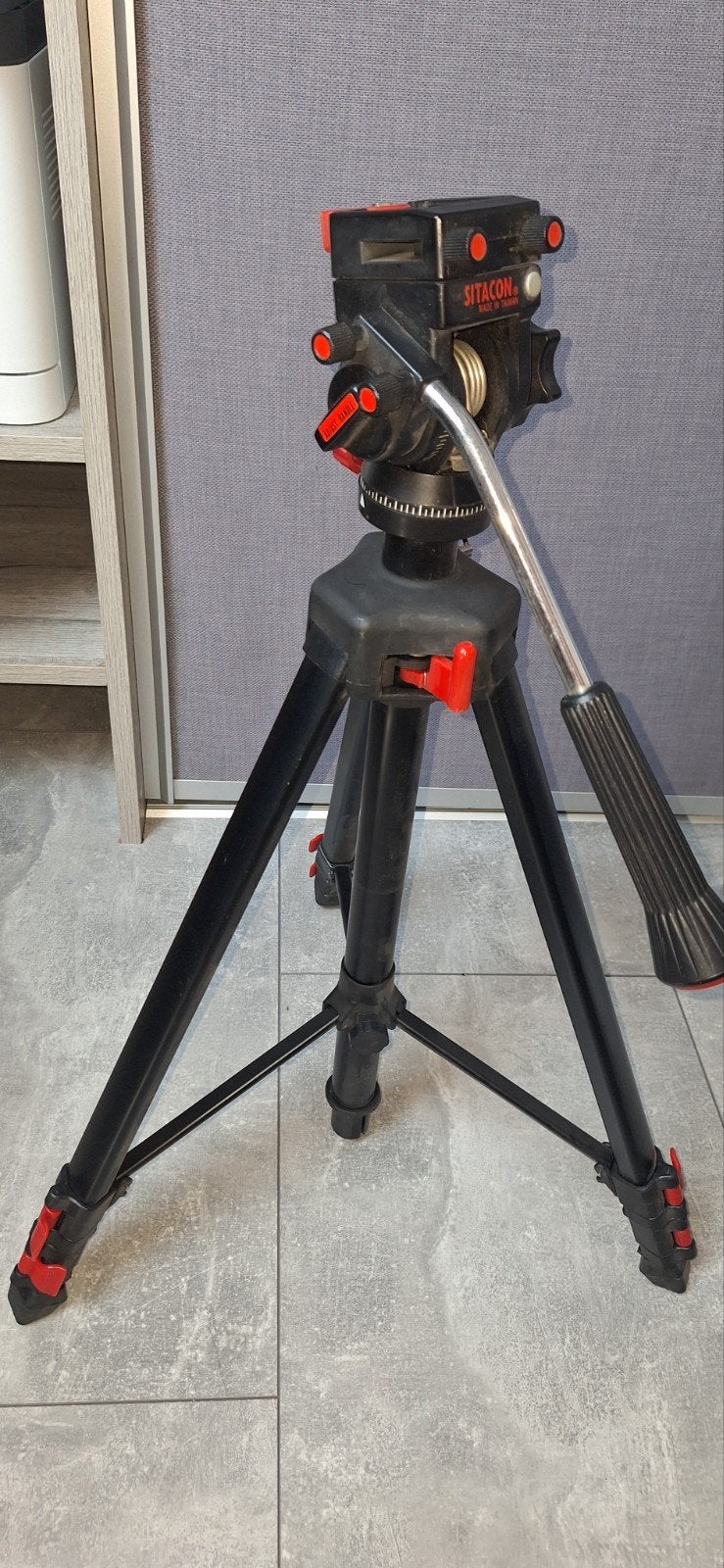 SITACON Statief - Gebruikt, in goede staat, Ophalen, 125 cm of minder, Driepoot, Met waterpas