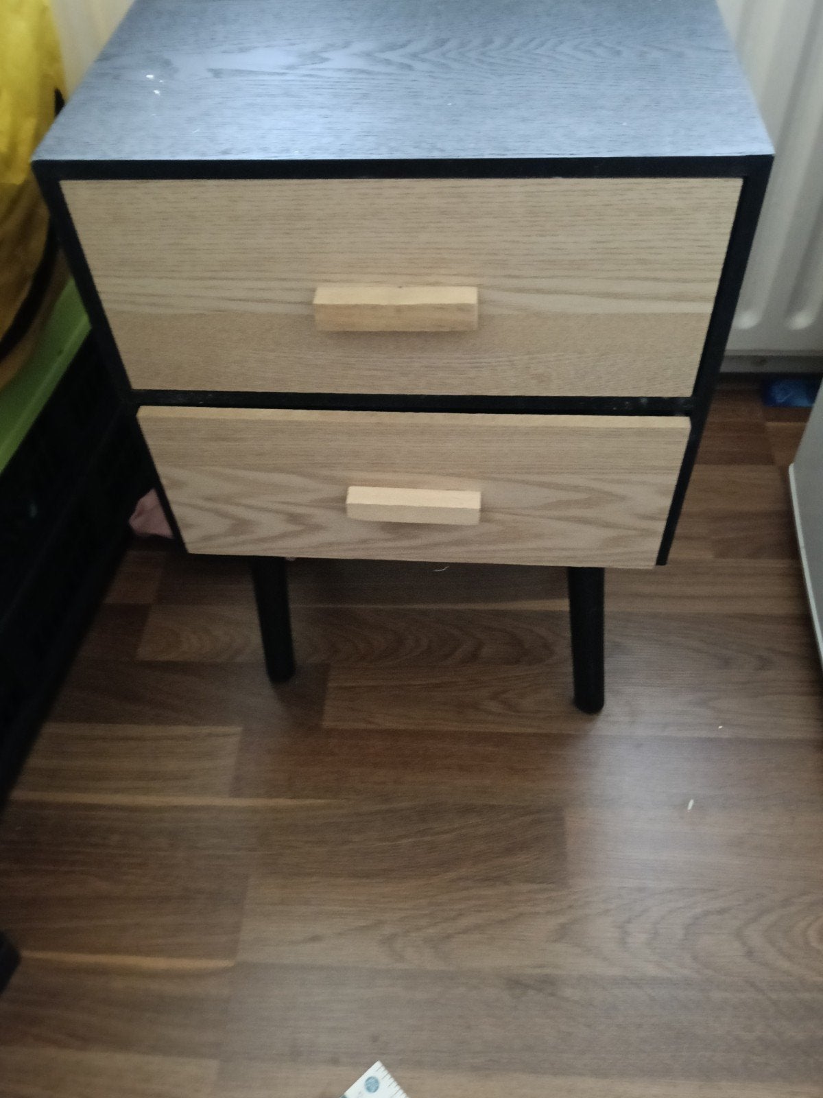Nachtkastje met 2 lades - Modern design, Huis en Inrichting, Kasten | Ladekasten, Ophalen, Minder dan 50 cm, Gebruikt, 1 of 2 laden
