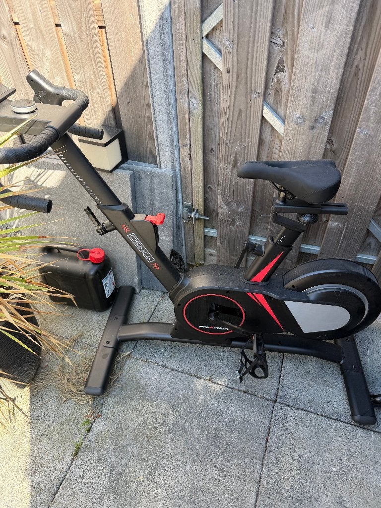 Osaka home trainer, Sport en Fitness, Ophalen, Overige materialen, Zo goed als nieuw, Benen