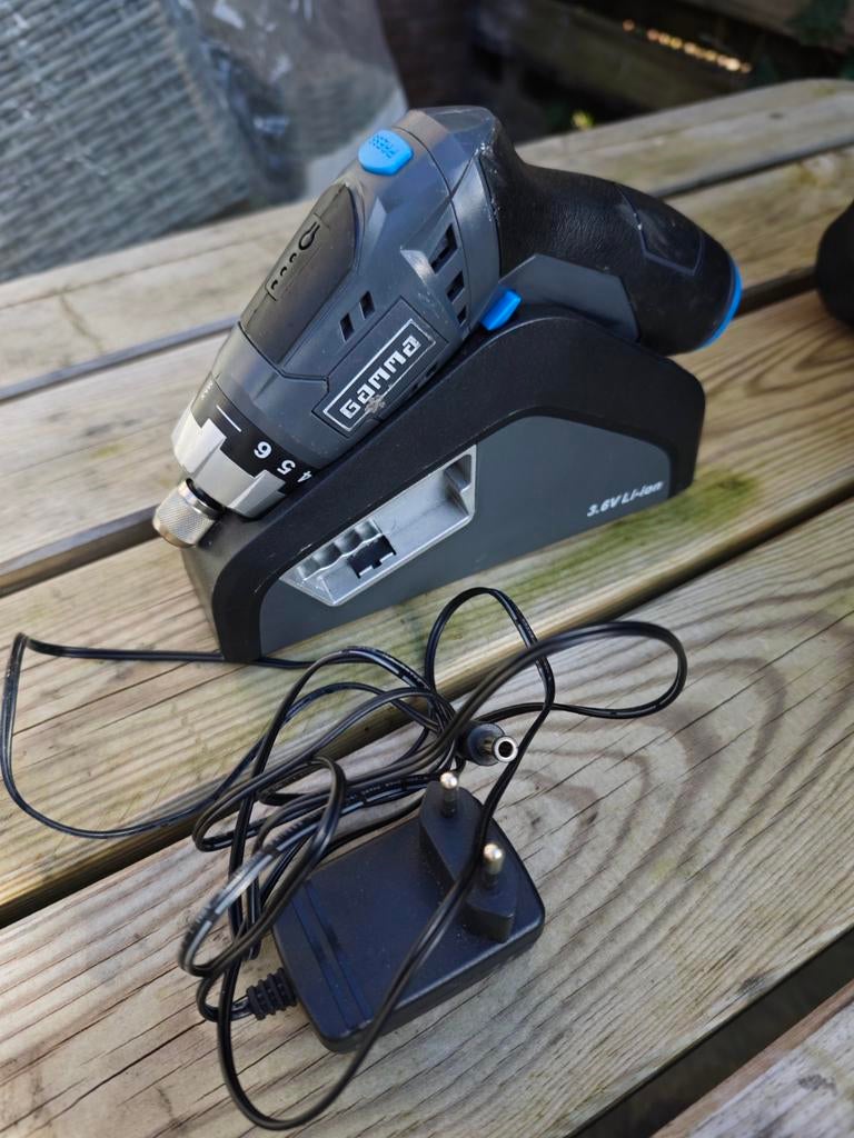 Gamma 3.6V Li-ion Accuschroevendraaier met lader, Ophalen of Verzenden, Gebruikt, Minder dan 400 watt, Boor- en Schroefmachine