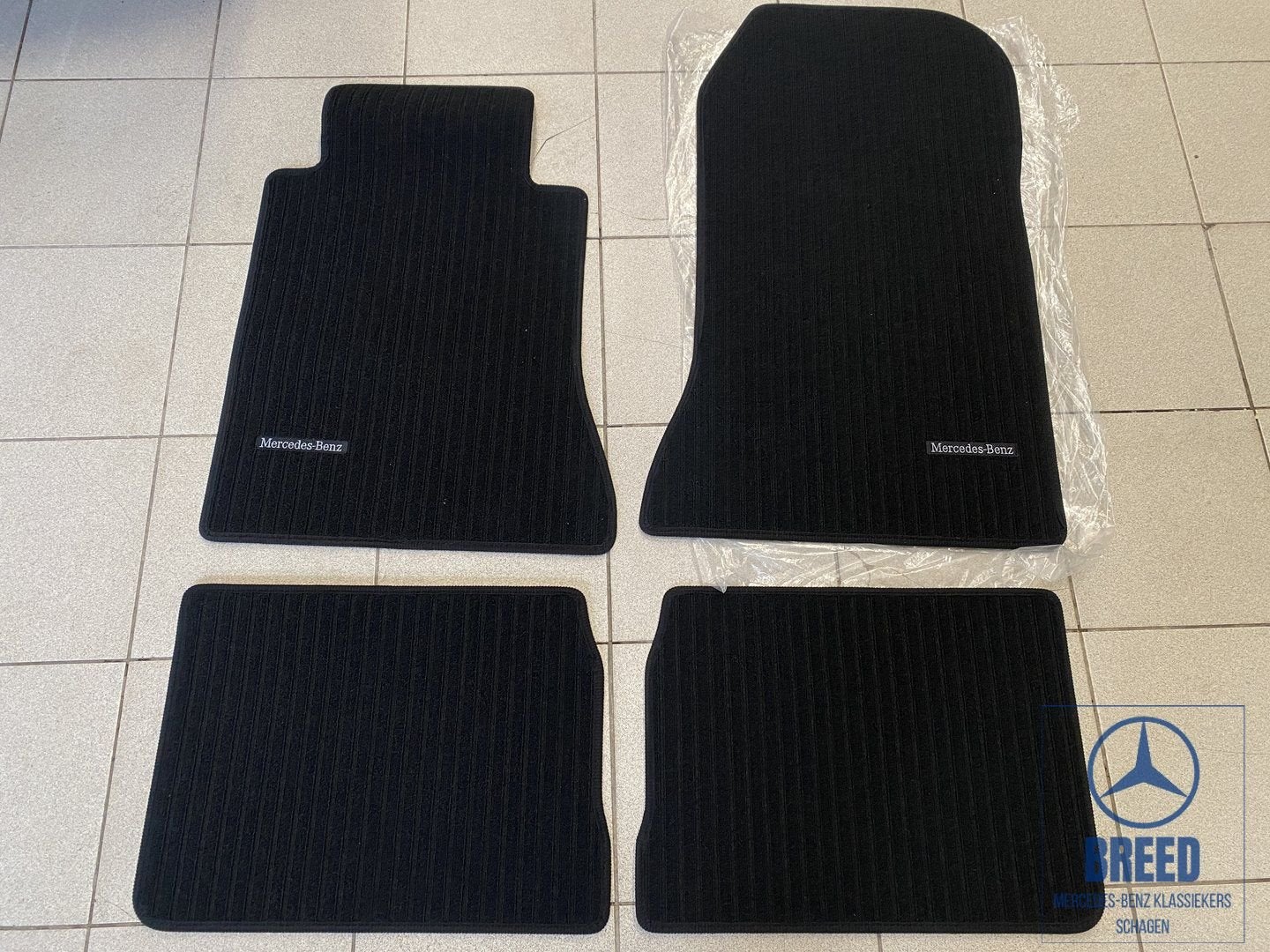 NOS mattenset zwart rips Mercedes-Benz W124 S124 origineel, -, Nieuw, Ophalen of Verzenden, -