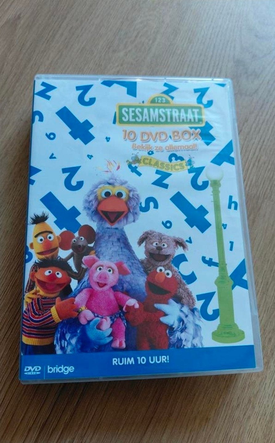 Sesamstraat 10 dvd Box. Ruim 10 uur., Alle leeftijden, Poppen, Tv-serie, Ophalen of Verzenden