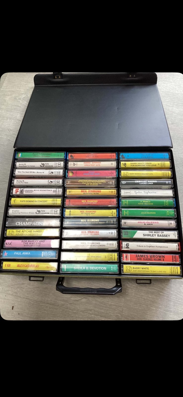 Een casette van 36cassettebandjes met muziek, Cd's en Dvd's, Ophalen of Verzenden, Zo goed als nieuw, 1 bandje