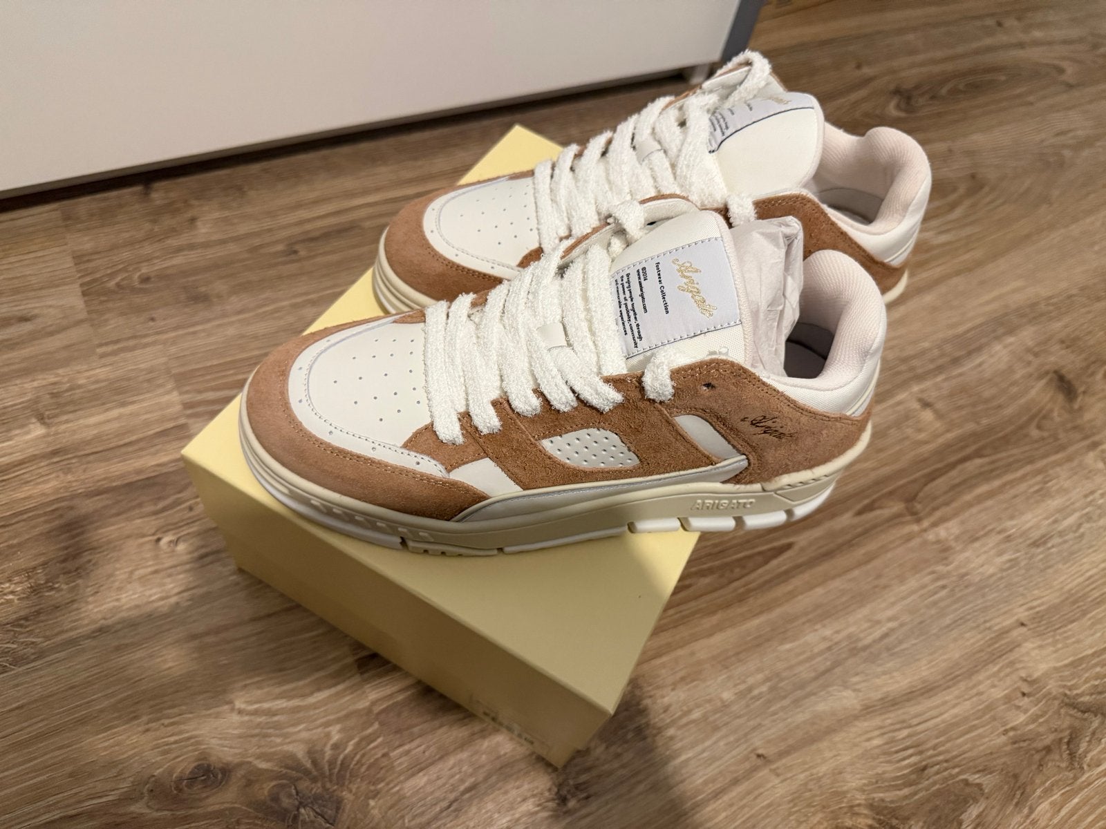 Axel Arigato Area Lo Sneaker - Nieuw in doos, Kleding | Heren, Schoenen, Ophalen of Verzenden, Nieuw, Bruin, Sneakers of Gympen