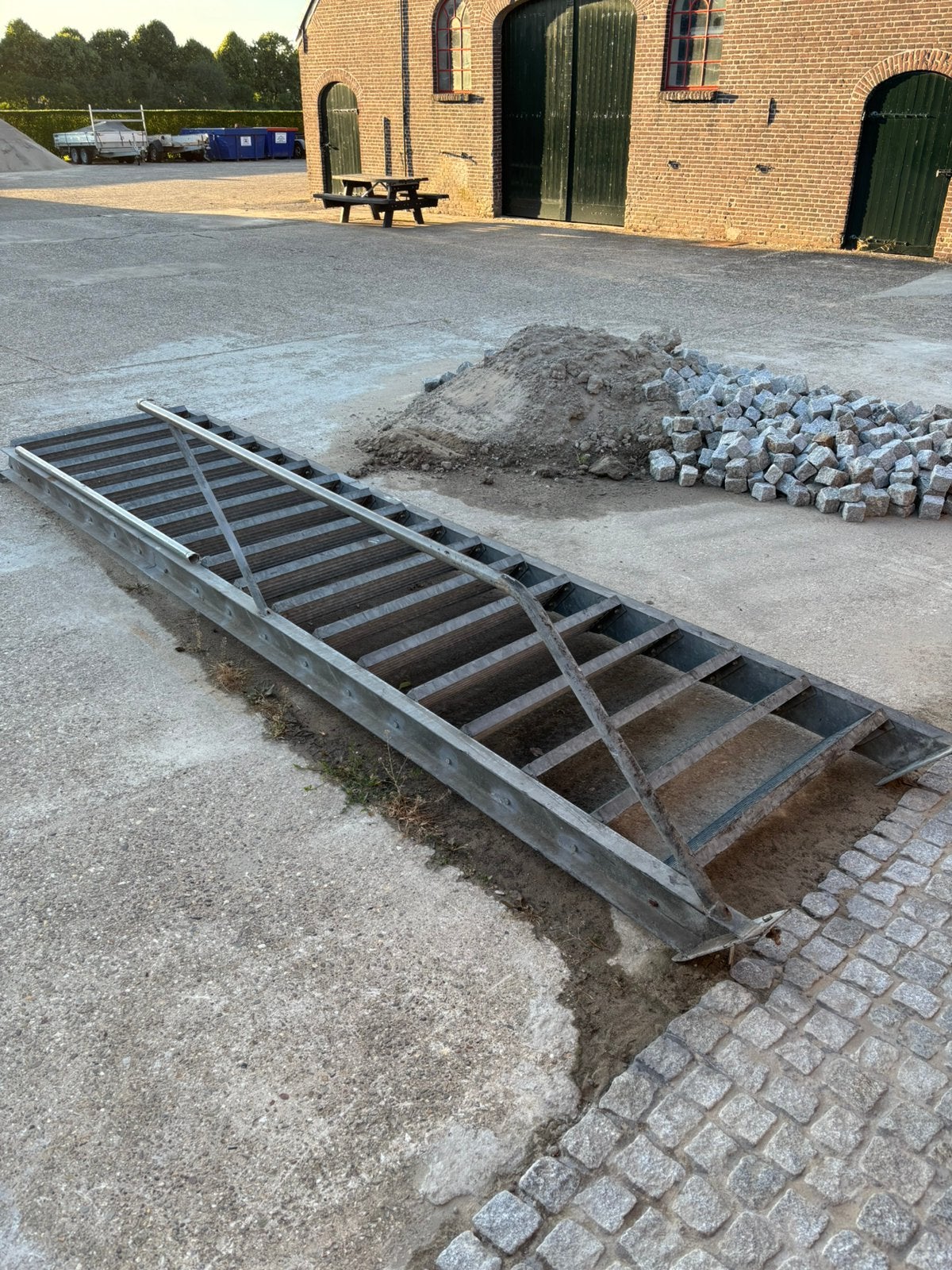 Stalen trap, Doe-het-zelf en Verbouw, Ladders en Trappen, Ophalen, Gebruikt, Trap, 4 meter of meer
