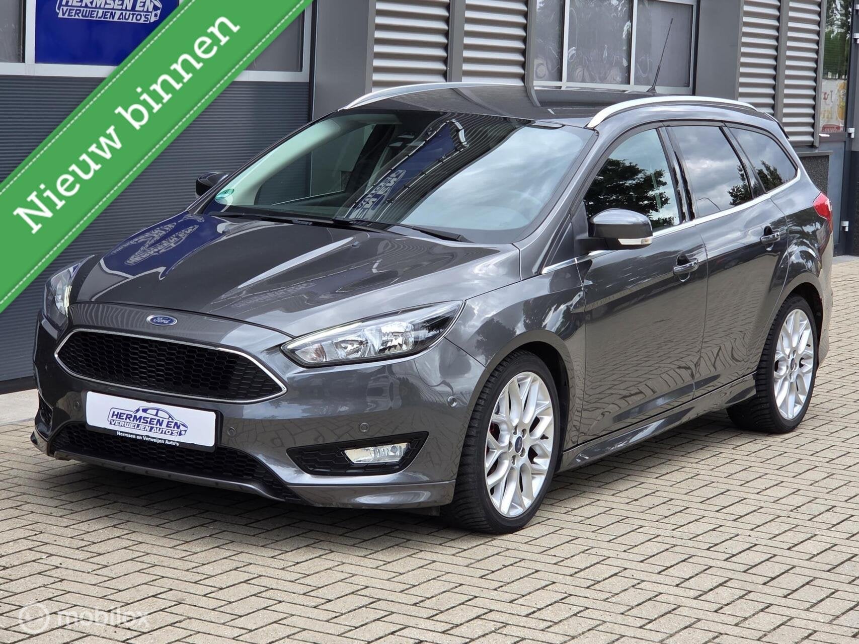Ford Focus 1.0 EcoBoost 125pk ST-Line Titanium Edition, 125 pk, Zwart, Leder en Stof, Handgeschakeld