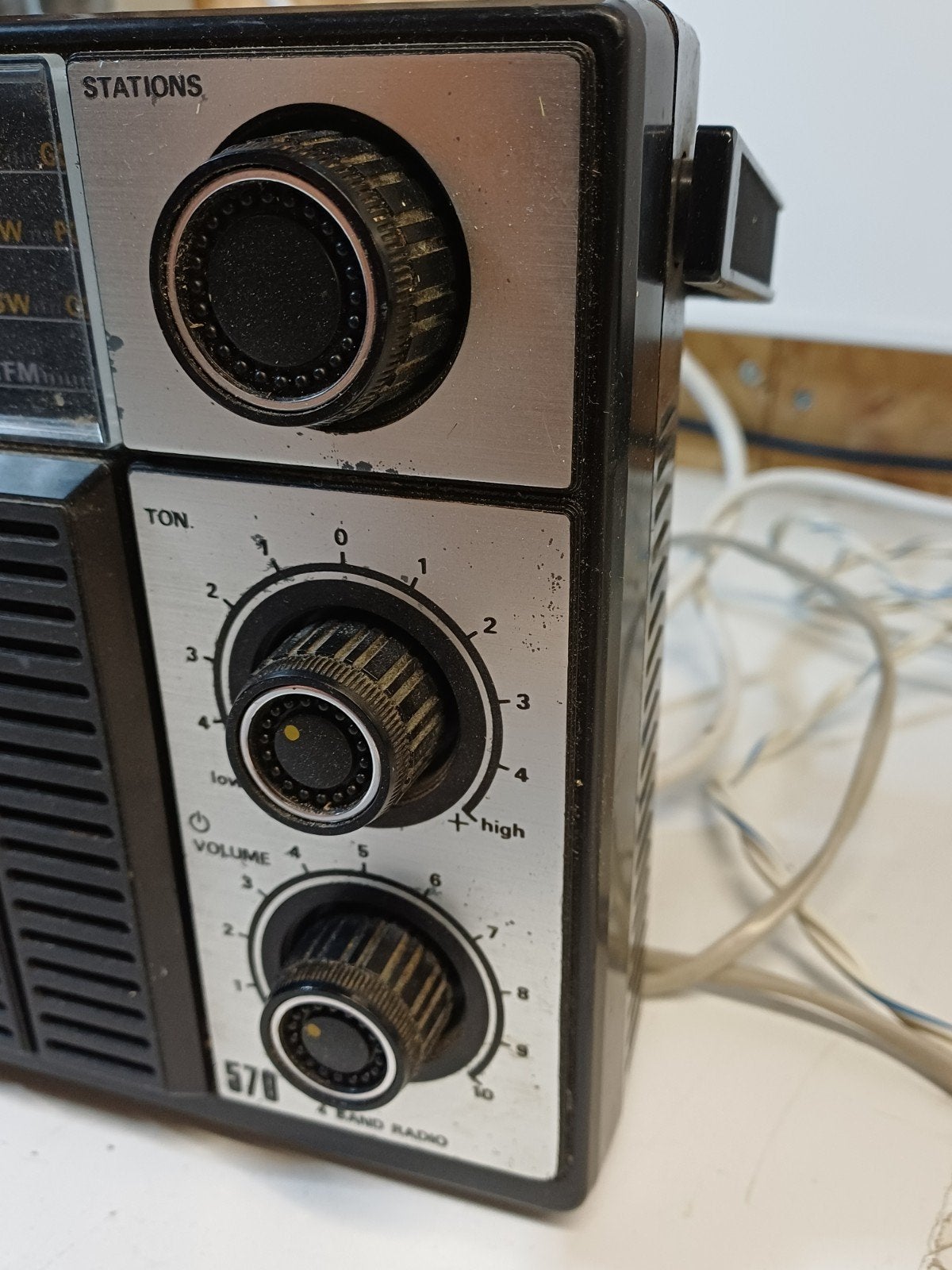 Philips 570 4-bands transistorradio uit 1978 - Goede staat, Audio, Tv en Foto, Radio's, Ophalen of Verzenden, Gebruikt, Transistorradio
