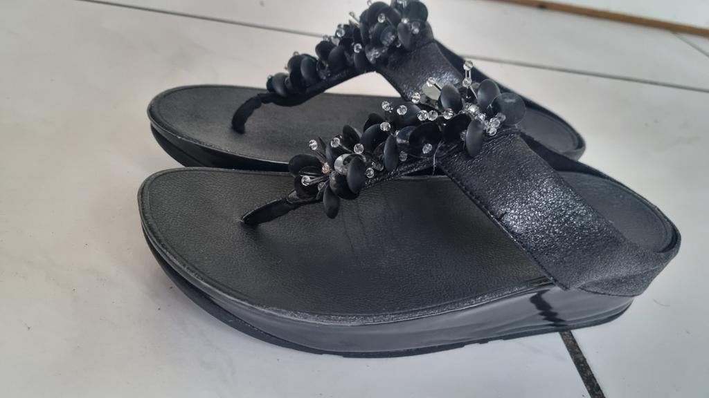 Fitflop slippers maat 37, Kleding | Dames, Schoenen, Slippers, Verzenden, Zwart, Zo goed als nieuw