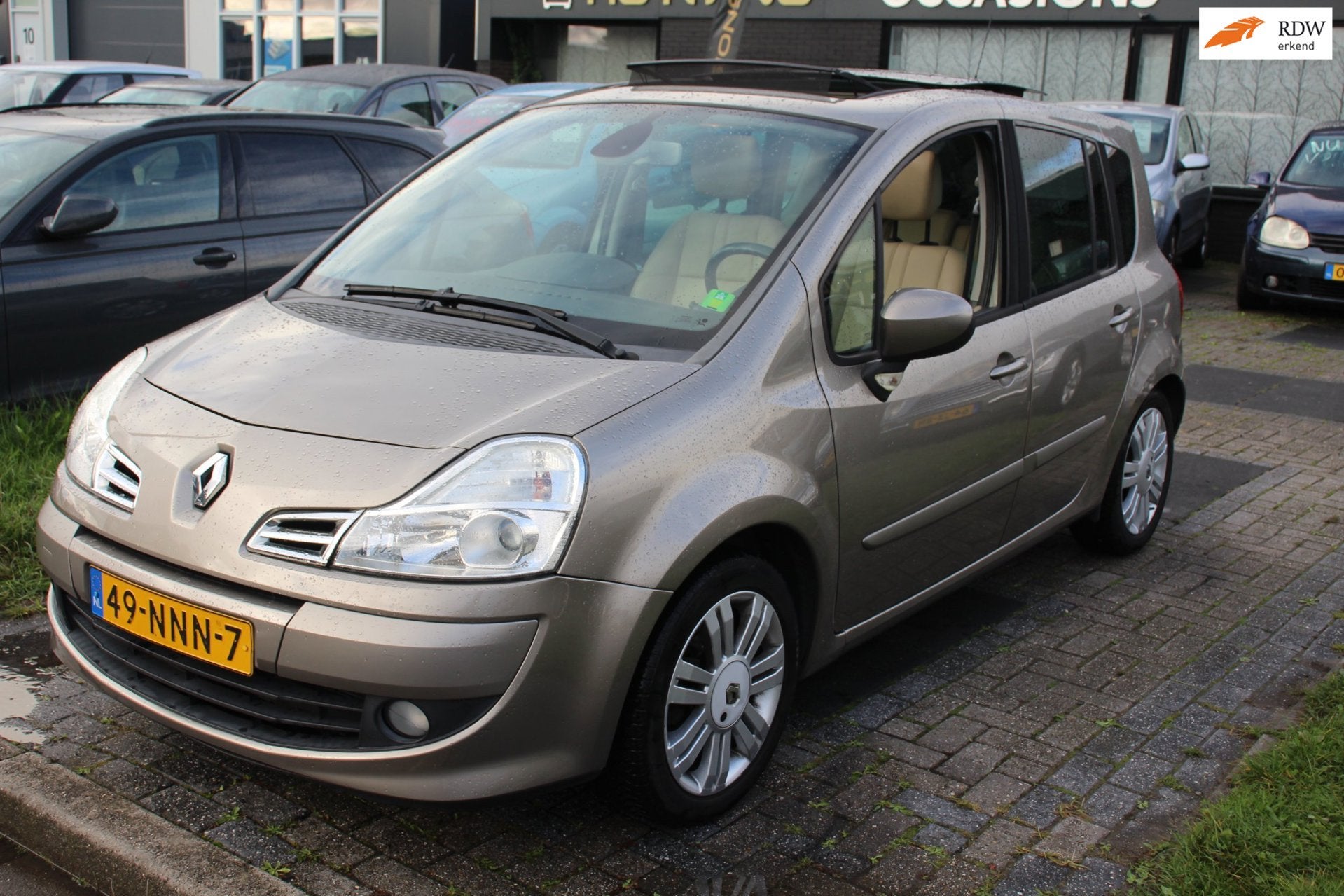 Renault Grand Modus 1.2 TCE Exception Panoramdak Leder Clima, Auto's, Voorwielaandrijving, Euro 5, 101 pk, Gebruikt