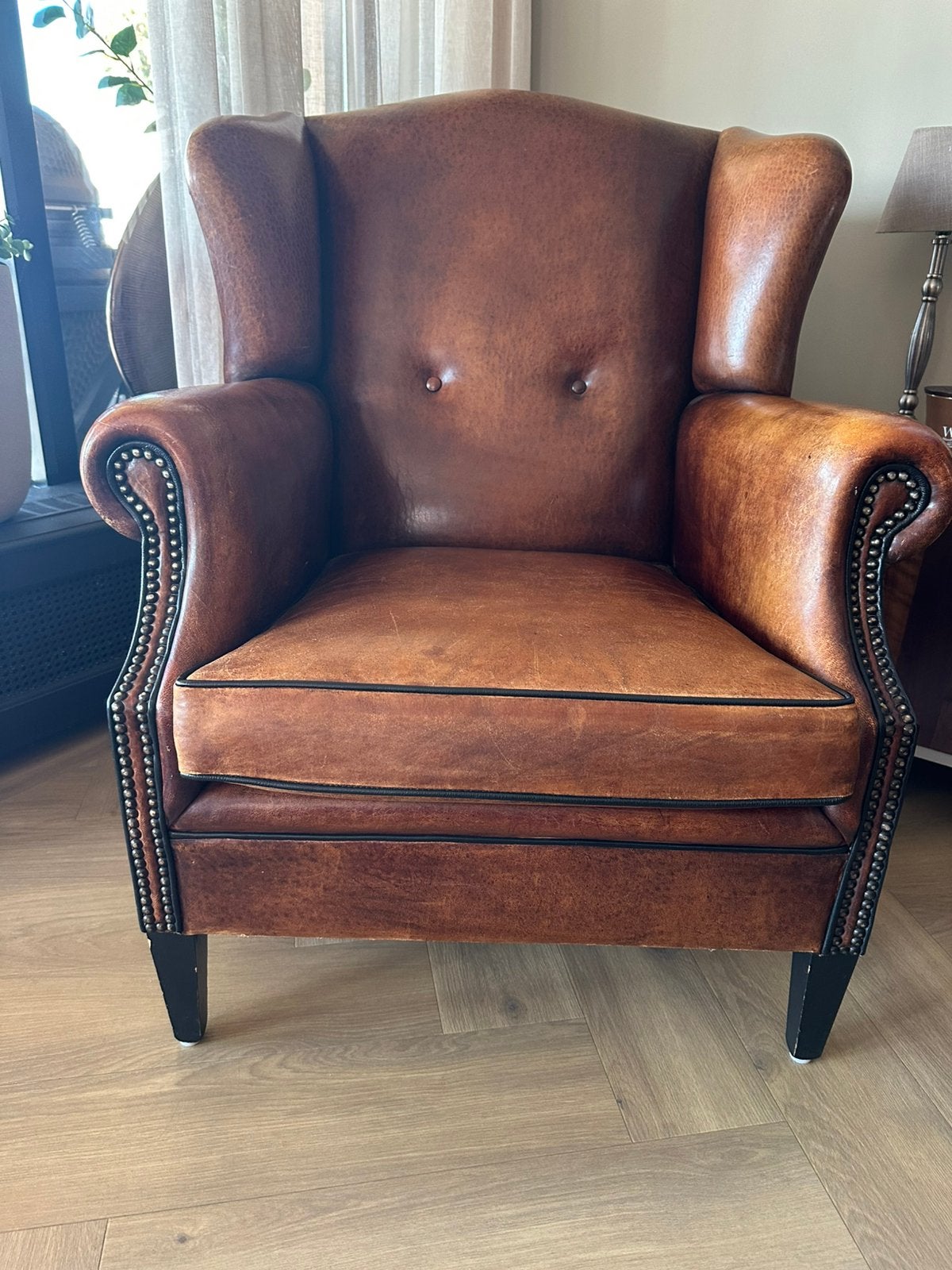 Prachtige schapenleren oorfauteuil. Lounge Atelier. Izgs, Huis en Inrichting, Ophalen, ., Chesterfield, Leer