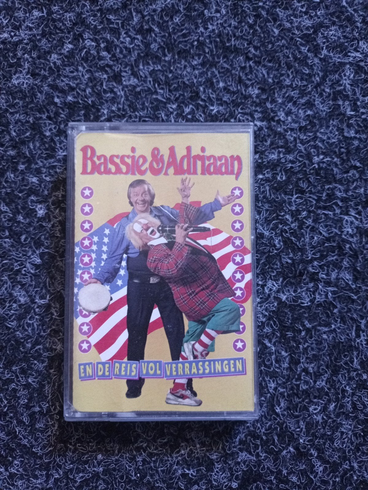 Bassie & Adriaan - En De Reis Vol Verrassingen (Cassette), Cd's en Dvd's, Ophalen of Verzenden