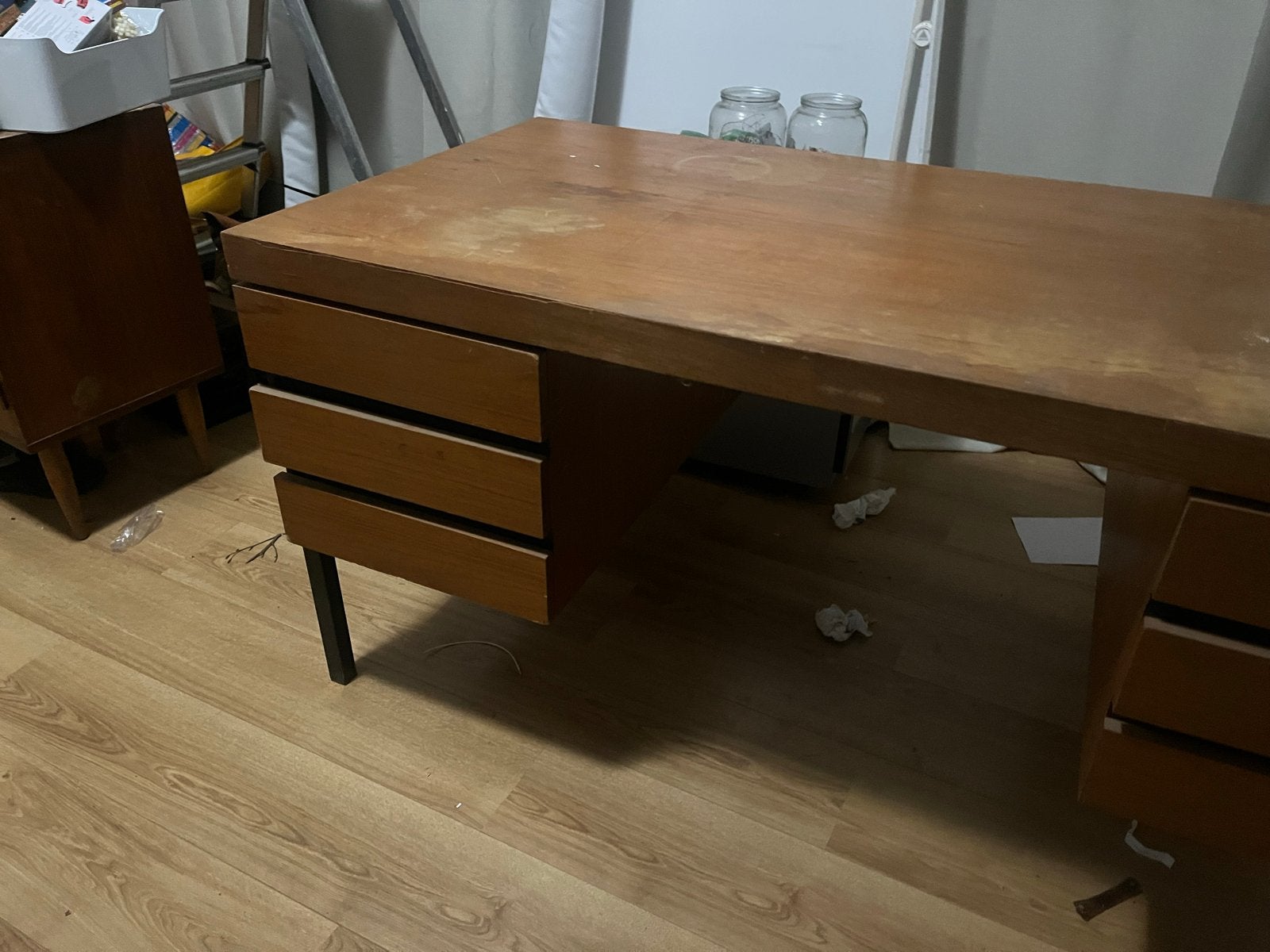 Vintage houten bureau met lades, Ophalen, Overige typen, Gebruikt, Overige merken