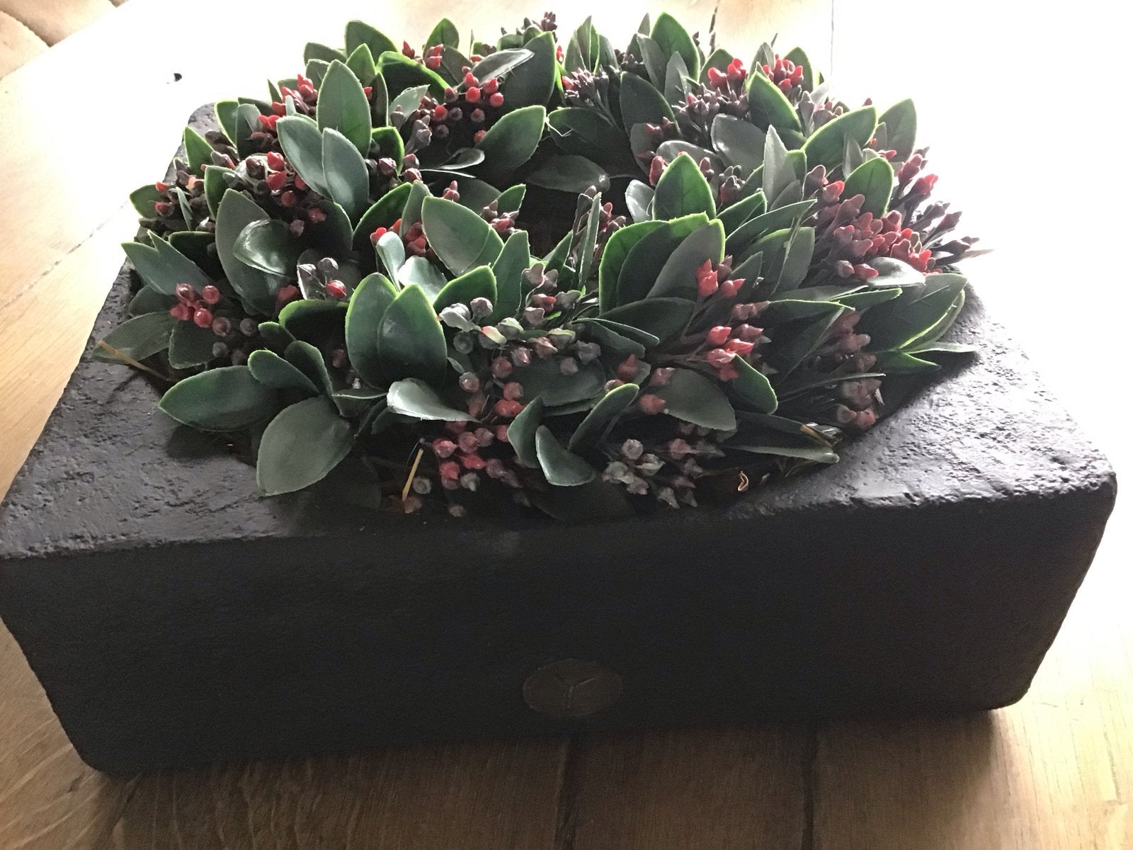 Decoratieve krans in zwarte vierkante pot (Brynxz), Huis en Inrichting, Ophalen, Gebruikt