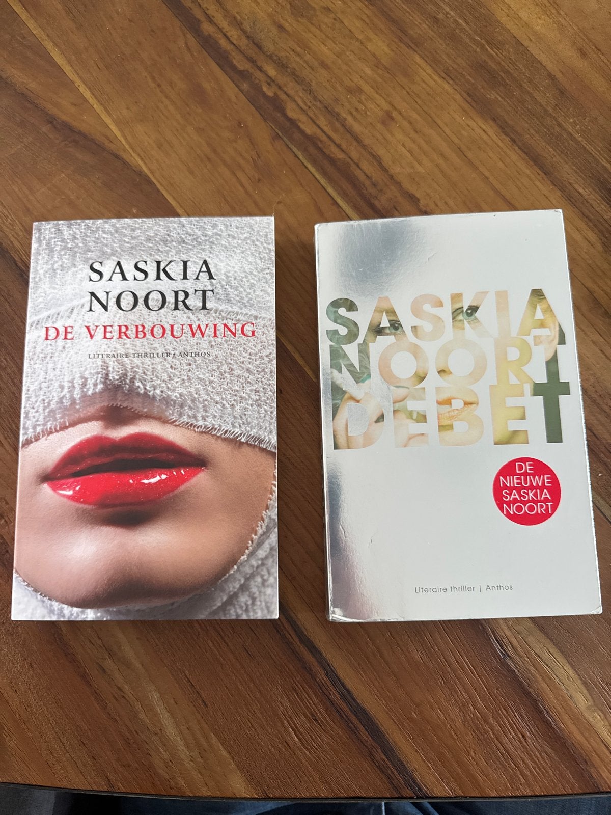 Saskia Noort - De Verbouwing & Debet (2 boeken), Ophalen, Gelezen, Nederland
